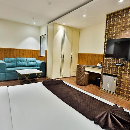Clay Inn Hotels, Paschim Vihar Delhi  Ngoại thất bức ảnh