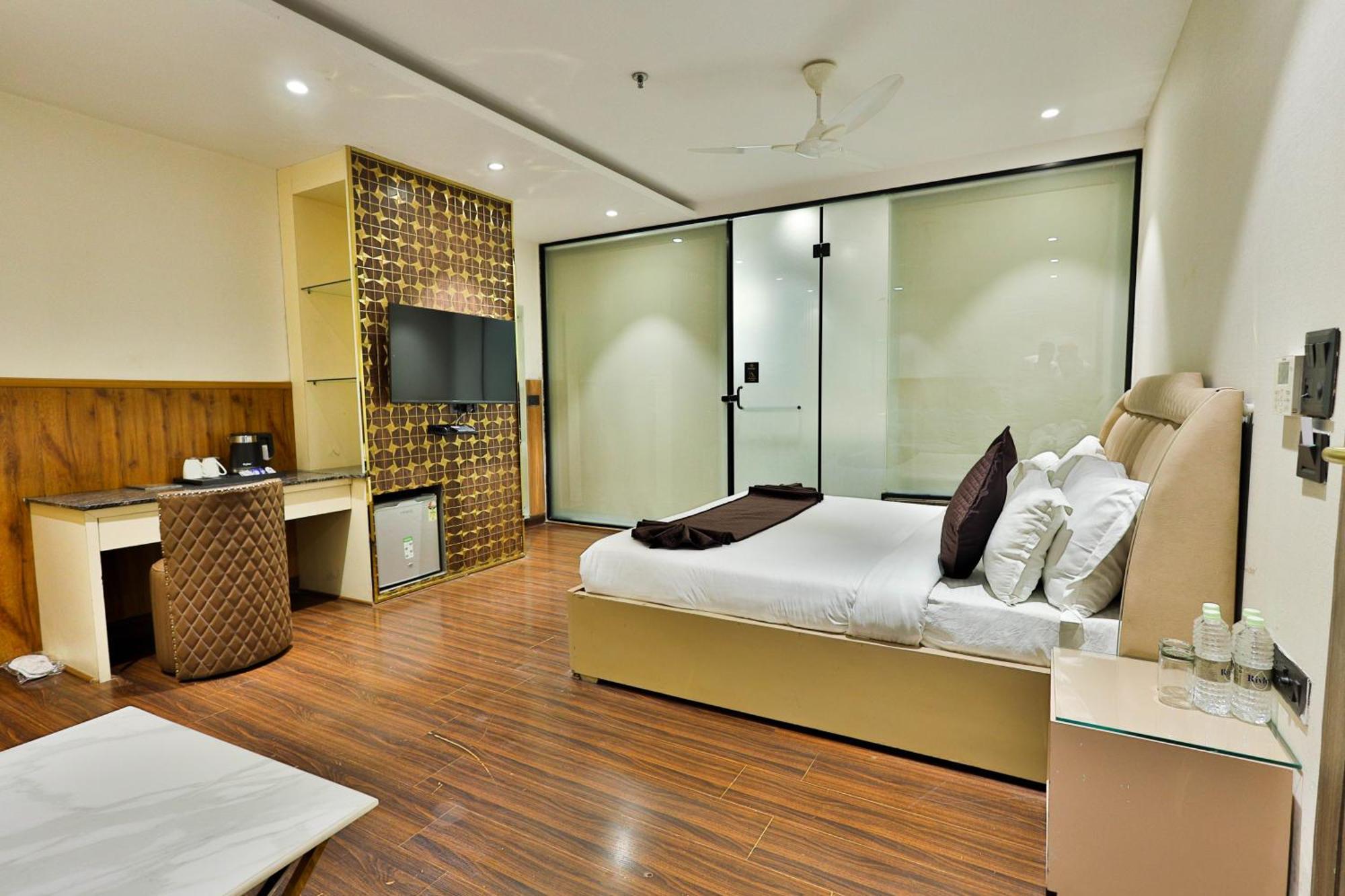 Clay Inn Hotels, Paschim Vihar Delhi  Ngoại thất bức ảnh