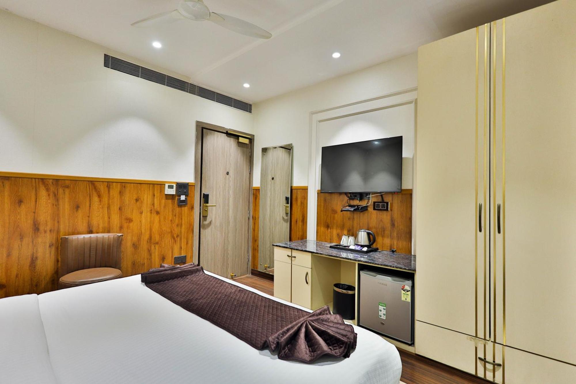 Clay Inn Hotels, Paschim Vihar Delhi  Ngoại thất bức ảnh